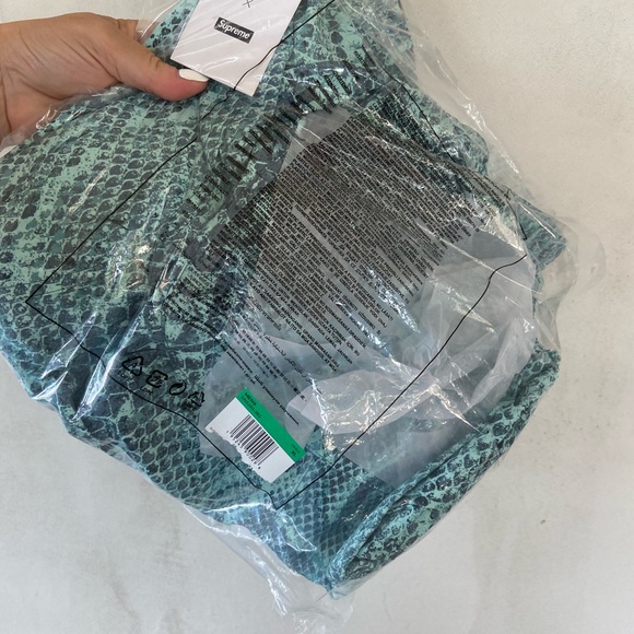 SUPREME x NIKE ACG • Nylon trail short mint snakeprint size XL - Picture 3 of 7